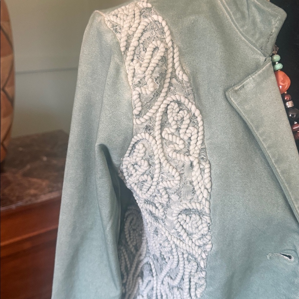 Chic Women's Mint Blazer with Lace Accents (NWT) - Picture 2 of 4